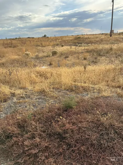 125 Parker Gultch Rd, Shoshone, ID 83352