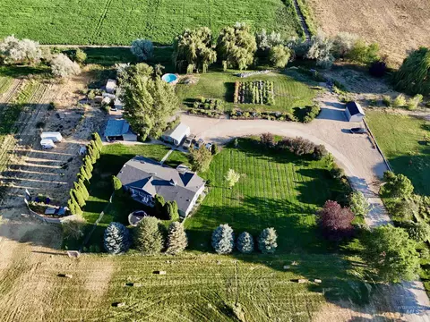 6803 Glendale Rd, Melba, ID 83641