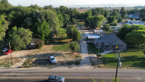 510 Baggins Ln, Homedale, ID 83628