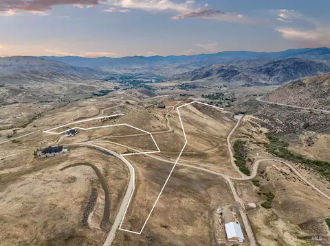35 Lorraine Ln, Horseshoe Bend, ID 83629