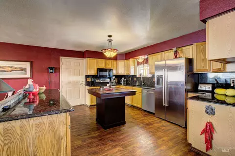 Kitchen - 695 Totem Dr, Weiser, ID 83672 photo 2 of 3