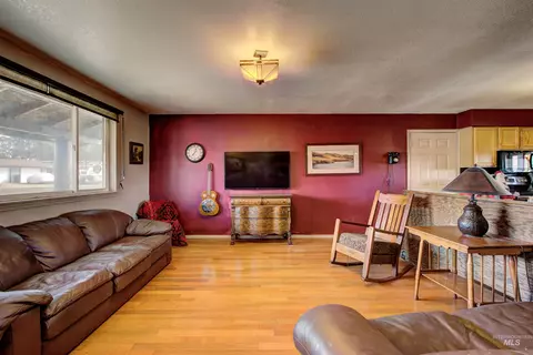 Living - 695 Totem Dr, Weiser, ID 83672 photo 1 of 1