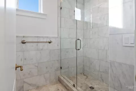 Bath - 1781 E Garden Brook Dr, Eagle, ID 83616 photo 9 of 9