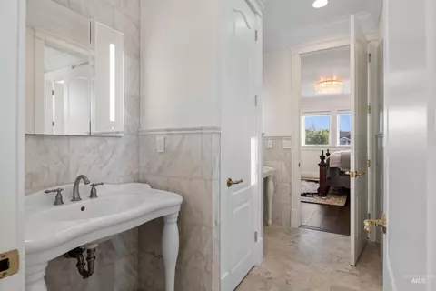 Bath - 1781 E Garden Brook Dr, Eagle, ID 83616 photo 8 of 9