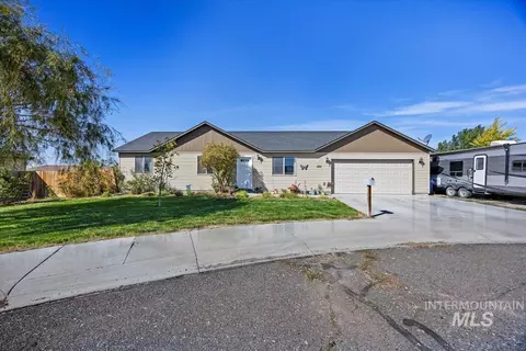 1011 Kristina Cir, Filer, ID 83328
