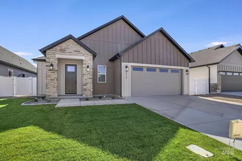 513 Falling Leaf Ln, Twin Falls, ID 83301
