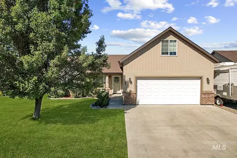 1034 Zion St, Burley, ID 83318