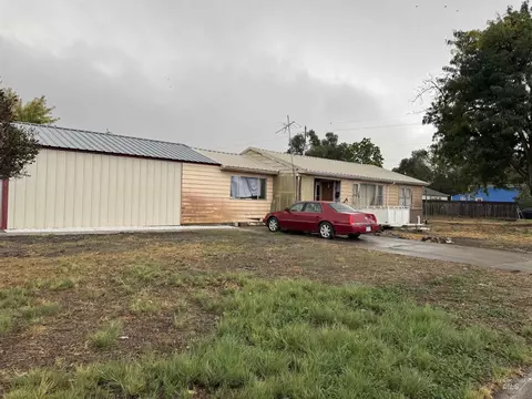 416 N 2nd St, Nyssa, OR 97913