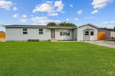 1710 Hemlock St, Rupert, ID 83350