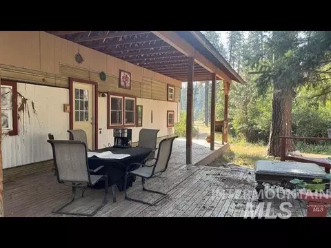 11 Lucky Cir, Garden Valley, ID 83622