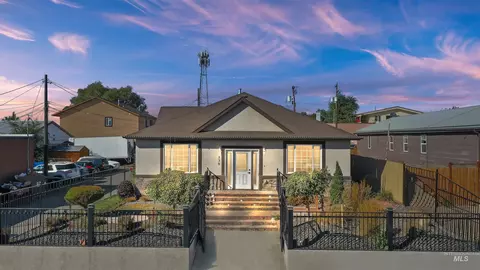130 E Ave B, Jerome, ID 83338