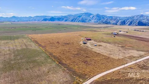 245 W Morning Glory Ct, Prairie, ID 83647