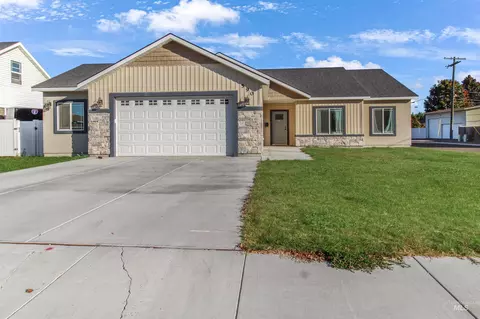 590 W 24th St, Burley, ID 83318
