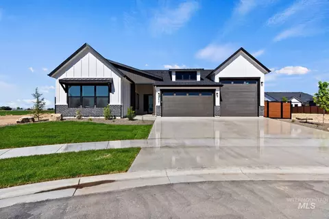 8523 W Happy Day Dr, Meridian, ID 83646