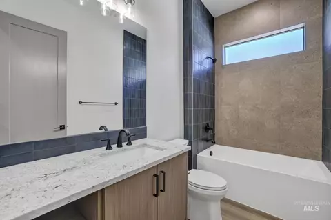 Bath - 521 Falling Leaf Ln, Twin Falls, ID 83301 photo 1 of 3