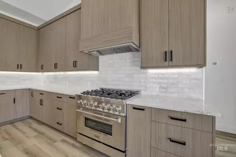 Kitchen - 521 Falling Leaf Ln, Twin Falls, ID 83301 photo 3 of 3