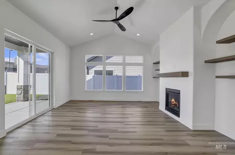 Living - 521 Falling Leaf Ln, Twin Falls, ID 83301 photo 2 of 4