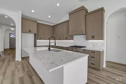 Kitchen - 521 Falling Leaf Ln, Twin Falls, ID 83301 photo 2 of 3
