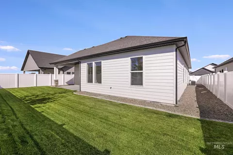 Exterior - 521 Falling Leaf Ln, Twin Falls, ID 83301 photo 6 of 7