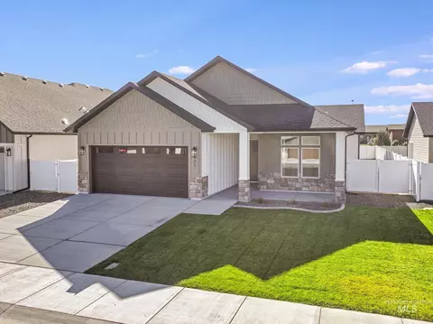Exterior - 521 Falling Leaf Ln, Twin Falls, ID 83301 photo 3 of 7