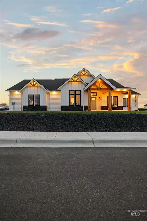 7892 Minam Dr, Middleton, ID 83644
