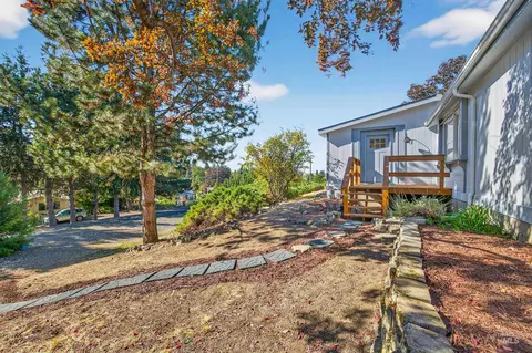 Exterior - 128 E Persimmon St, Genesee, ID 83832 photo 6 of 11