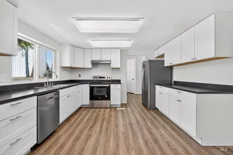 Kitchen - 128 E Persimmon St, Genesee, ID 83832 photo 1 of 3