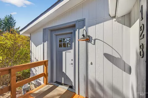 Exterior - 128 E Persimmon St, Genesee, ID 83832 photo 7 of 11