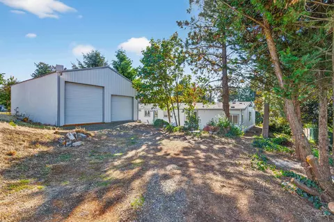 128 E Persimmon St, Genesee, ID 83832