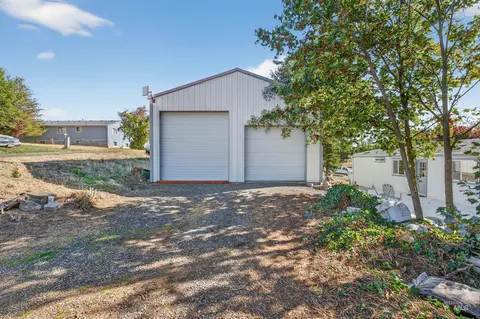 Exterior - 128 E Persimmon St, Genesee, ID 83832 photo 4 of 11