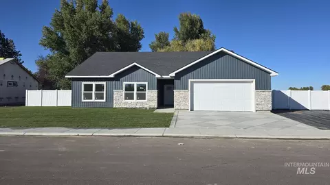 1216 Bronze Dr, Rupert, ID 83350