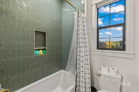 Bath - 3420 Mayberry Way, Eagle, ID 83616 photo 6 of 7
