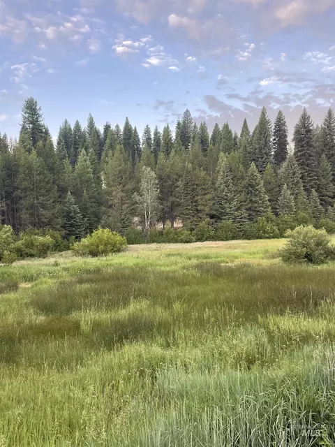 201 Tripod Vw, Cascade, ID 83611