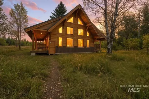 13982 Comfort Rd, Mccall, ID 83638