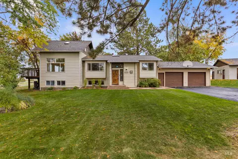 9948 Ash Ln, Payette, ID 83661