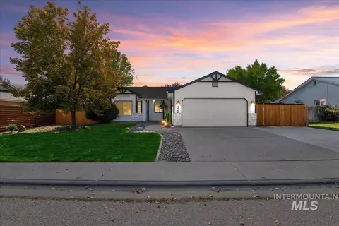 545 Sawtooth St, Mountain Home, ID 83647