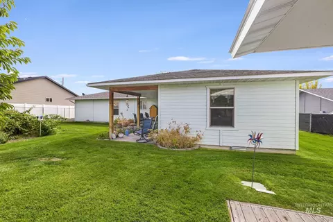 Exterior - 916 17th Ave E, Jerome, ID 83338 photo 1 of 6