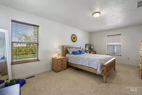 Bedroom - 916 17th Ave E, Jerome, ID 83338 photo 1 of 3