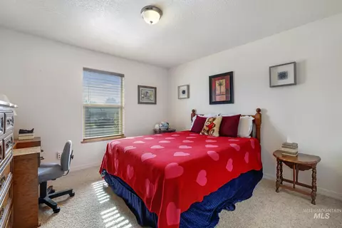 Bedroom - 916 17th Ave E, Jerome, ID 83338 photo 2 of 3