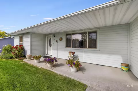 Exterior - 916 17th Ave E, Jerome, ID 83338 photo 4 of 6