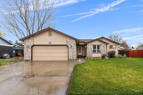 1430 Rosewood St, Mountain Home, ID 83647