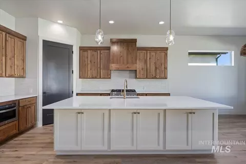 Kitchen - 548 Falling Leaf Ln, Twin Falls, ID 83301 photo 2 of 5
