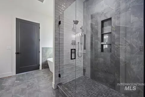 Bath - 548 Falling Leaf Ln, Twin Falls, ID 83301 photo 3 of 4