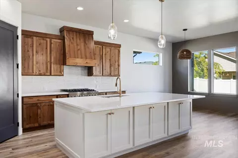 Kitchen - 548 Falling Leaf Ln, Twin Falls, ID 83301 photo 3 of 5