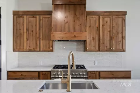Kitchen - 548 Falling Leaf Ln, Twin Falls, ID 83301 photo 5 of 5