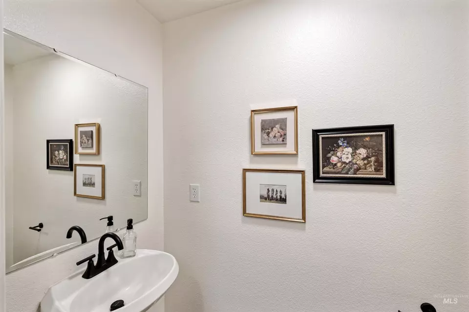 Bath - 6474 S Cheshire Ave, Boise, ID 83709 photo 5 of 5