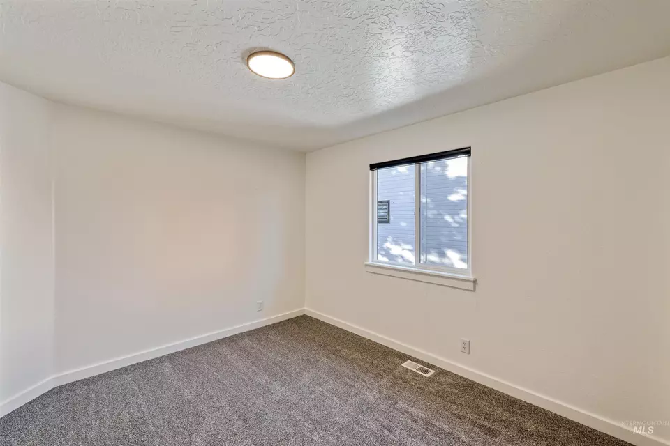 Bedroom - 6474 S Cheshire Ave, Boise, ID 83709 photo 9 of 10