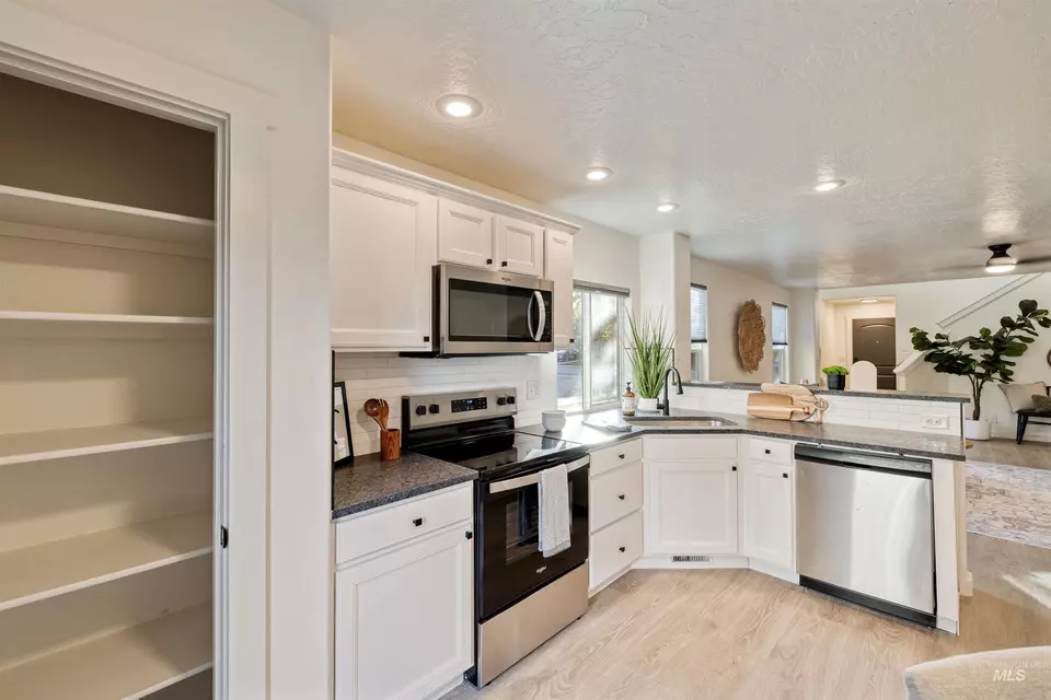 Kitchen - 6474 S Cheshire Ave, Boise, ID 83709 photo 5 of 5