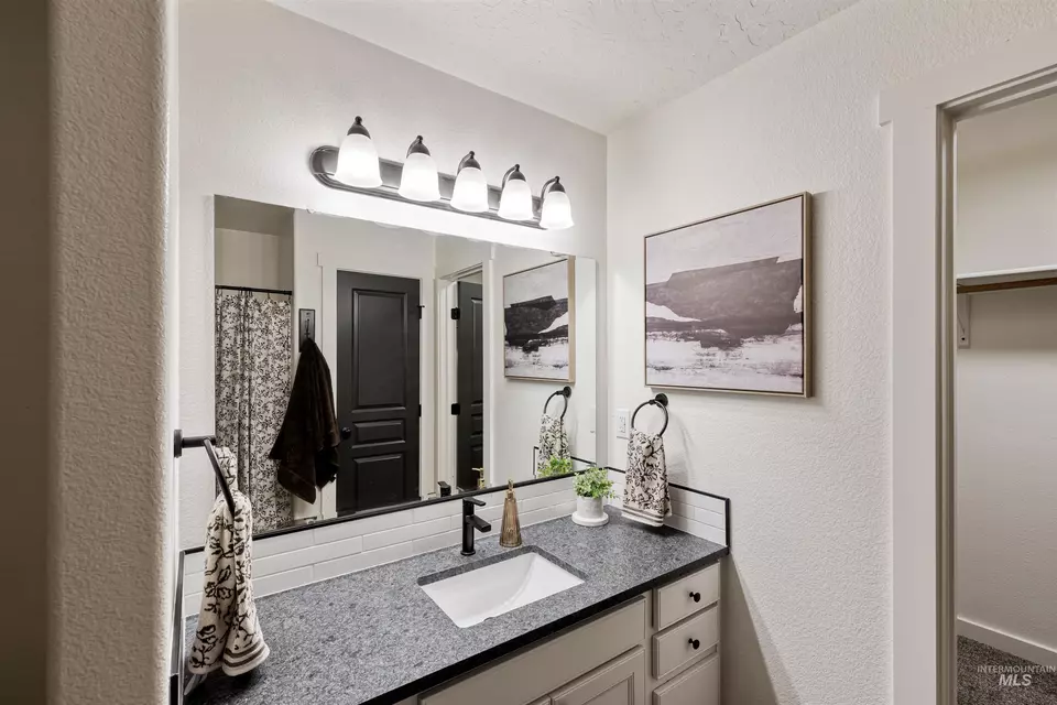 Bath - 6474 S Cheshire Ave, Boise, ID 83709 photo 2 of 5