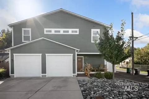 417 E St, Moscow, ID 83843